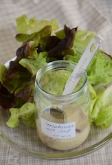 Salatsauce mit Senf